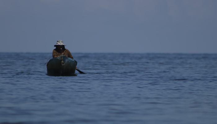 Paddling face on - Javier Zuniga